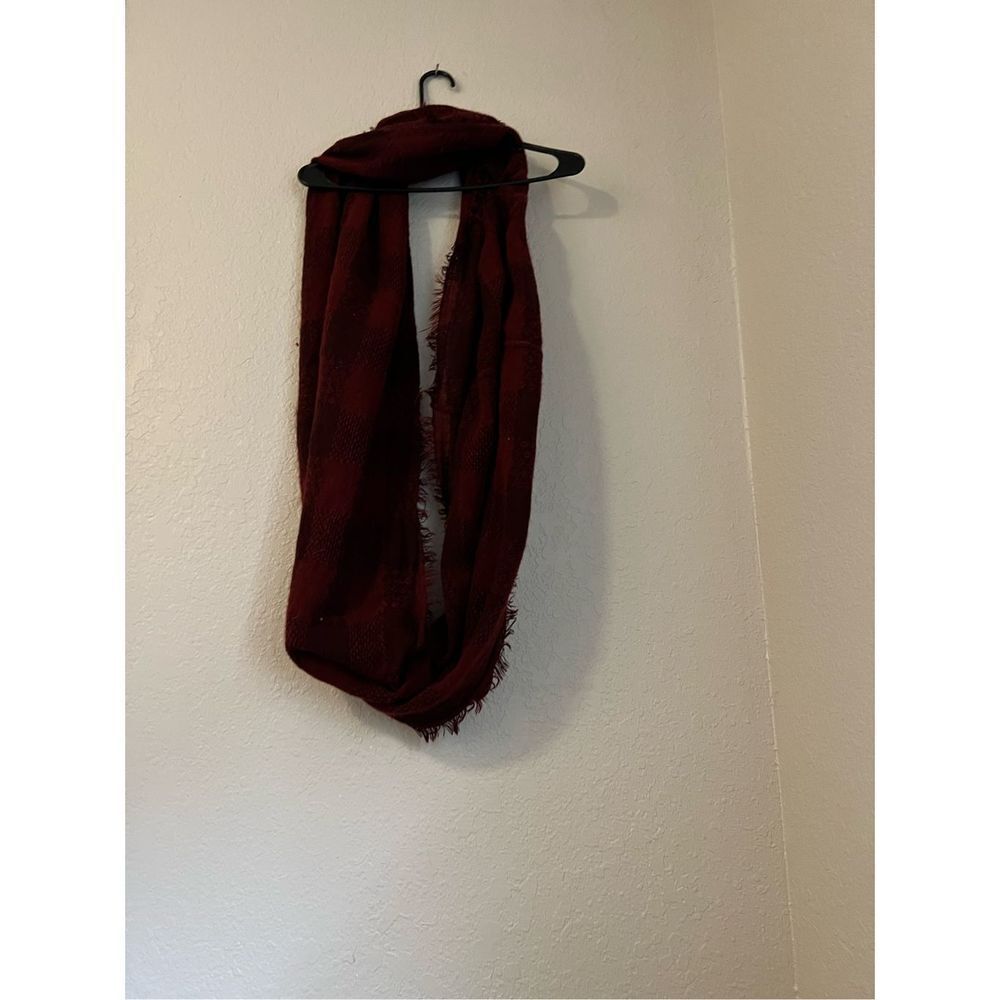 Leith‎ Women red infinity Scarf One Size